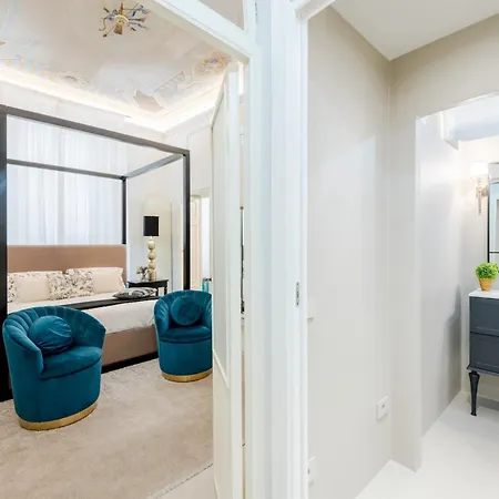 아파트 Luxury With Courtyard Pool *