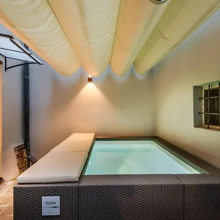 Luxury With Courtyard Pool